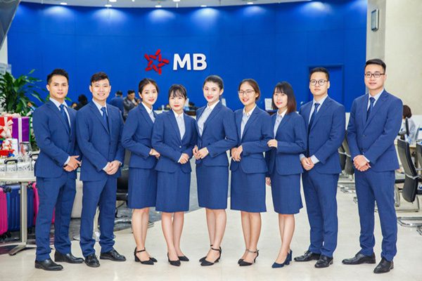 Đồng phục ngân hàng MB Bank có màu chủ đạo là xanh