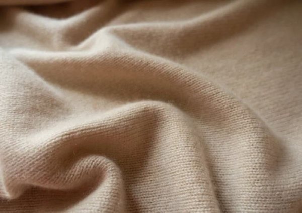 Vải Cashmere Pho là loại vải được làm từ sợi lông cừu Cashmere 