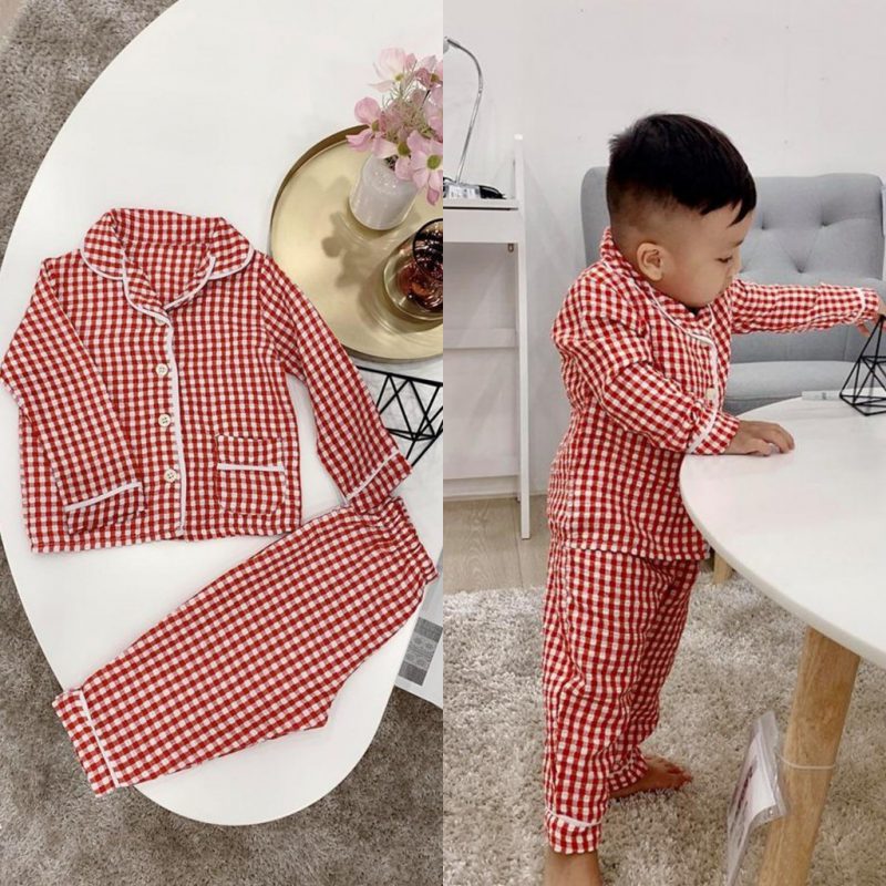 Mẫu pijama cho bé trai caro đỏ nổi bật